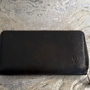 Elegant Black Women’s Wallet